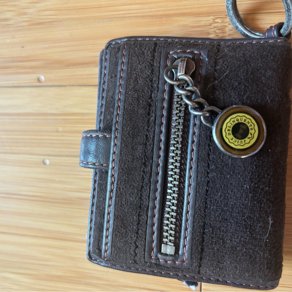 Juicy Couture Black Key & Card Holder with Embroidered Crest - Picture 4 of 7